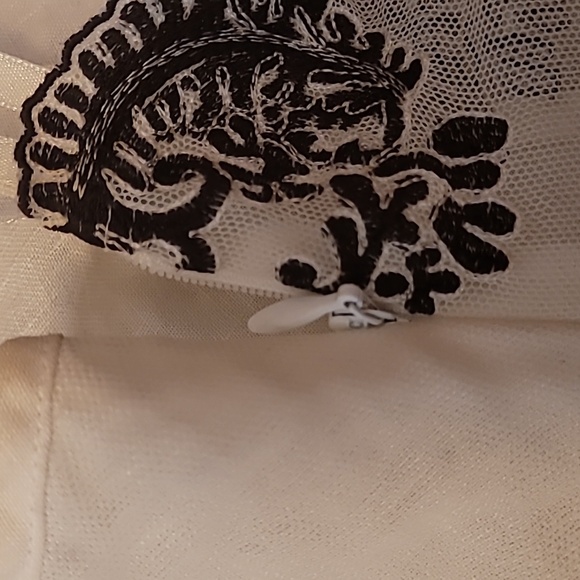 Top - Picture 5 of 6